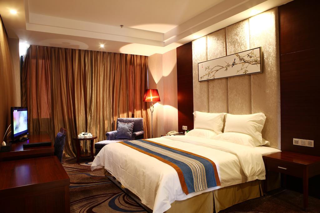 Mingcheng Times Hotel Ченду Номер фото